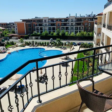 Apartment With View In Sea Dreams,