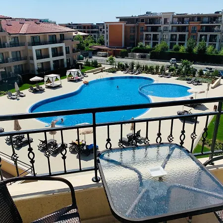 Apartment With View In Sea Dreams,